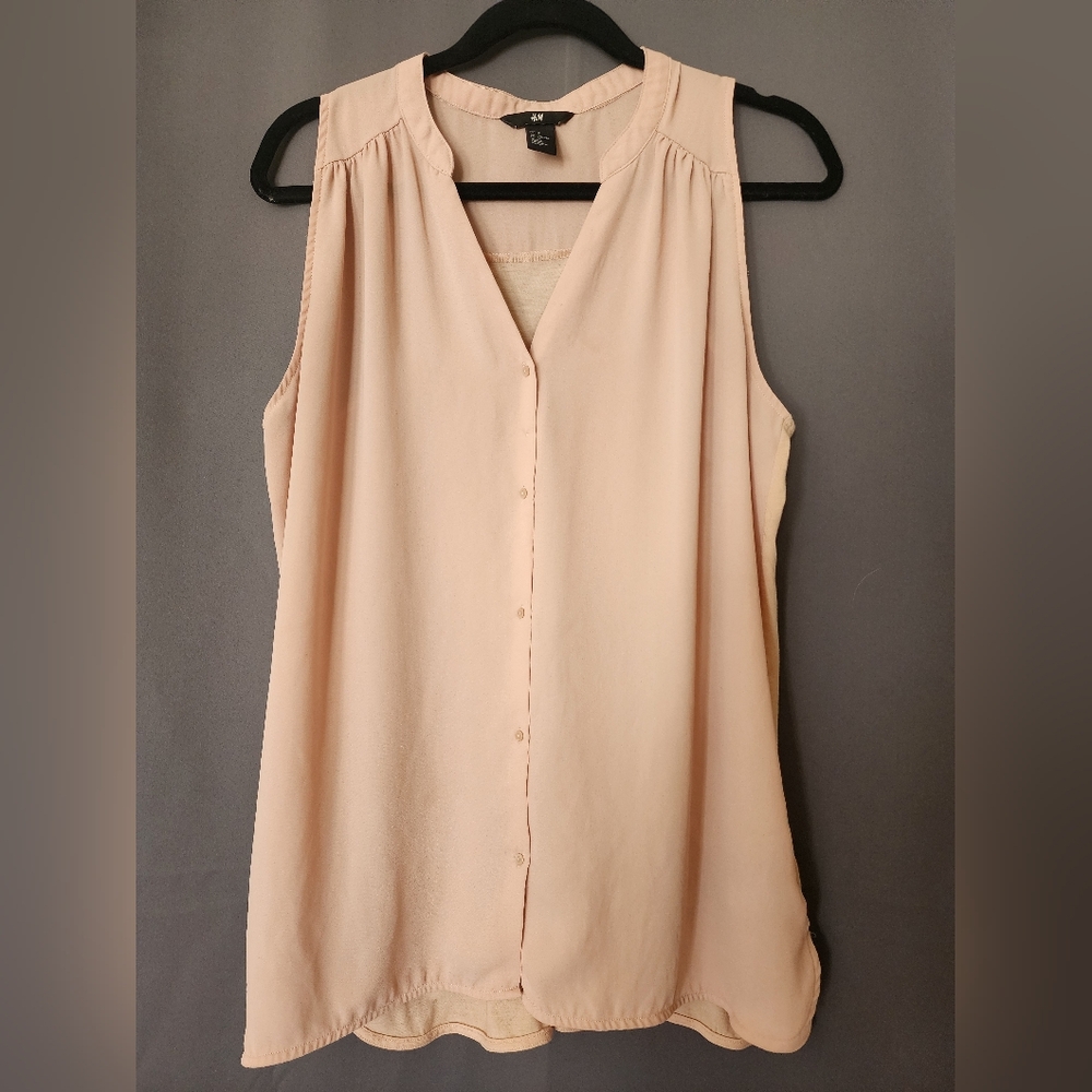 H&M Top, Women's Size Medium Peach Color Sleeveless H&M Top/Blouse